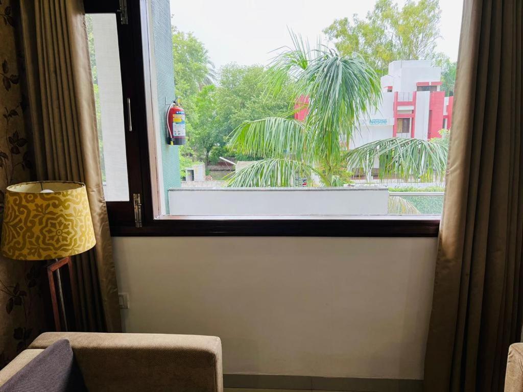 Hotel Whistling Greens Moga ภายนอก รูปภาพ