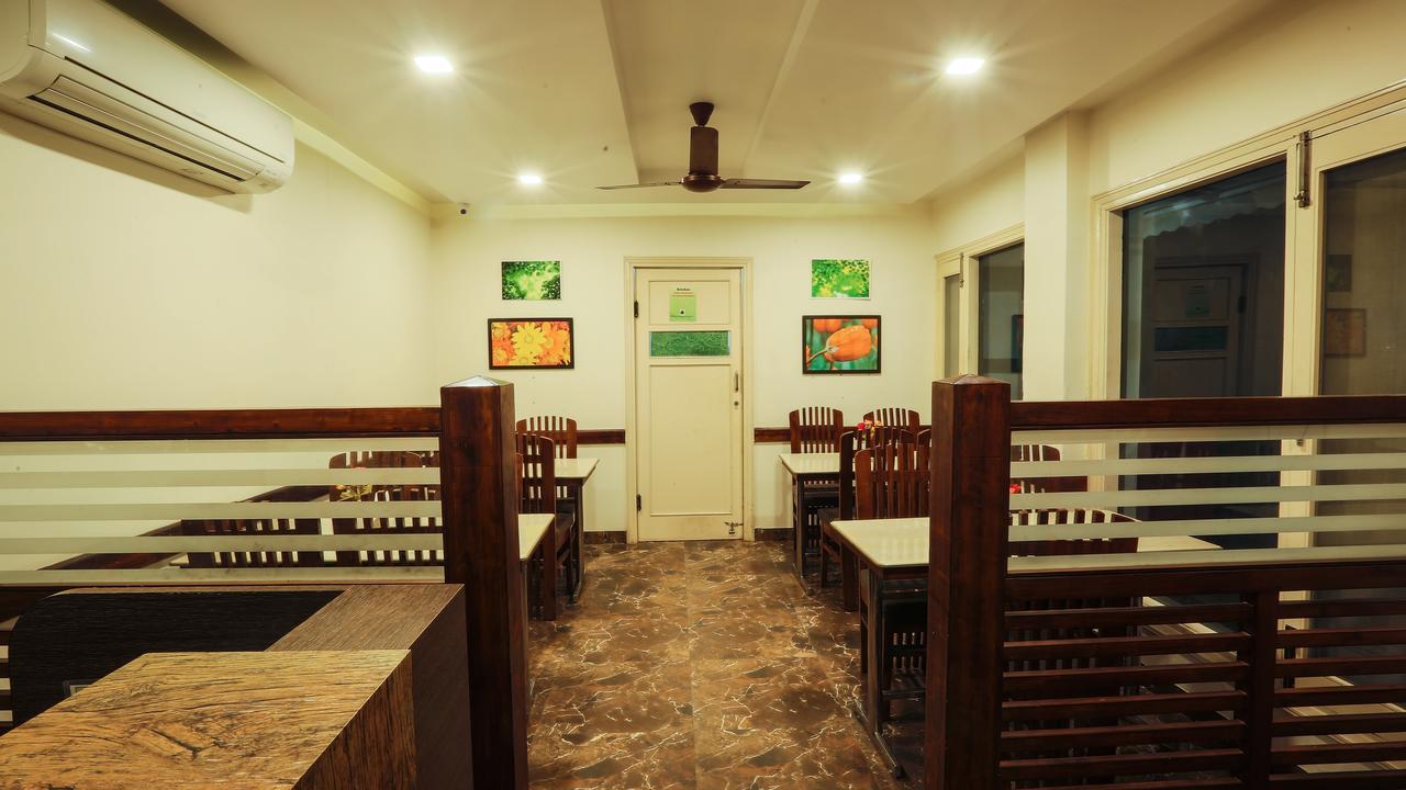 Hotel Whistling Greens Moga ภายนอก รูปภาพ